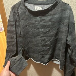 Reflex Charcoal & Gray Camo Cropped Sweatshirt